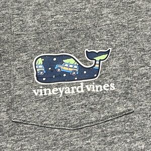 Vineyard Vines Men's Holiday Woody & Tree Whale Fill T-shirt Grey Size Large